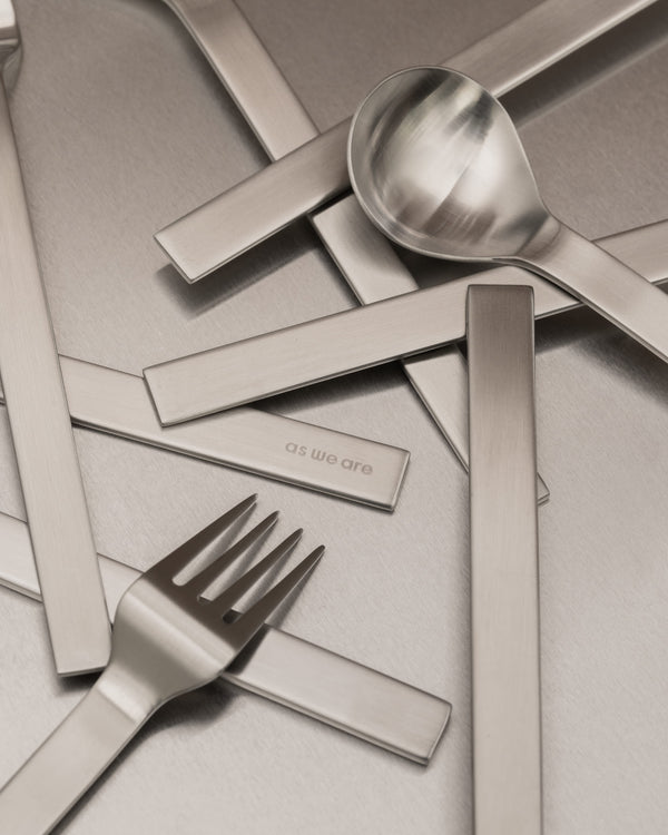 Column Flatware Set